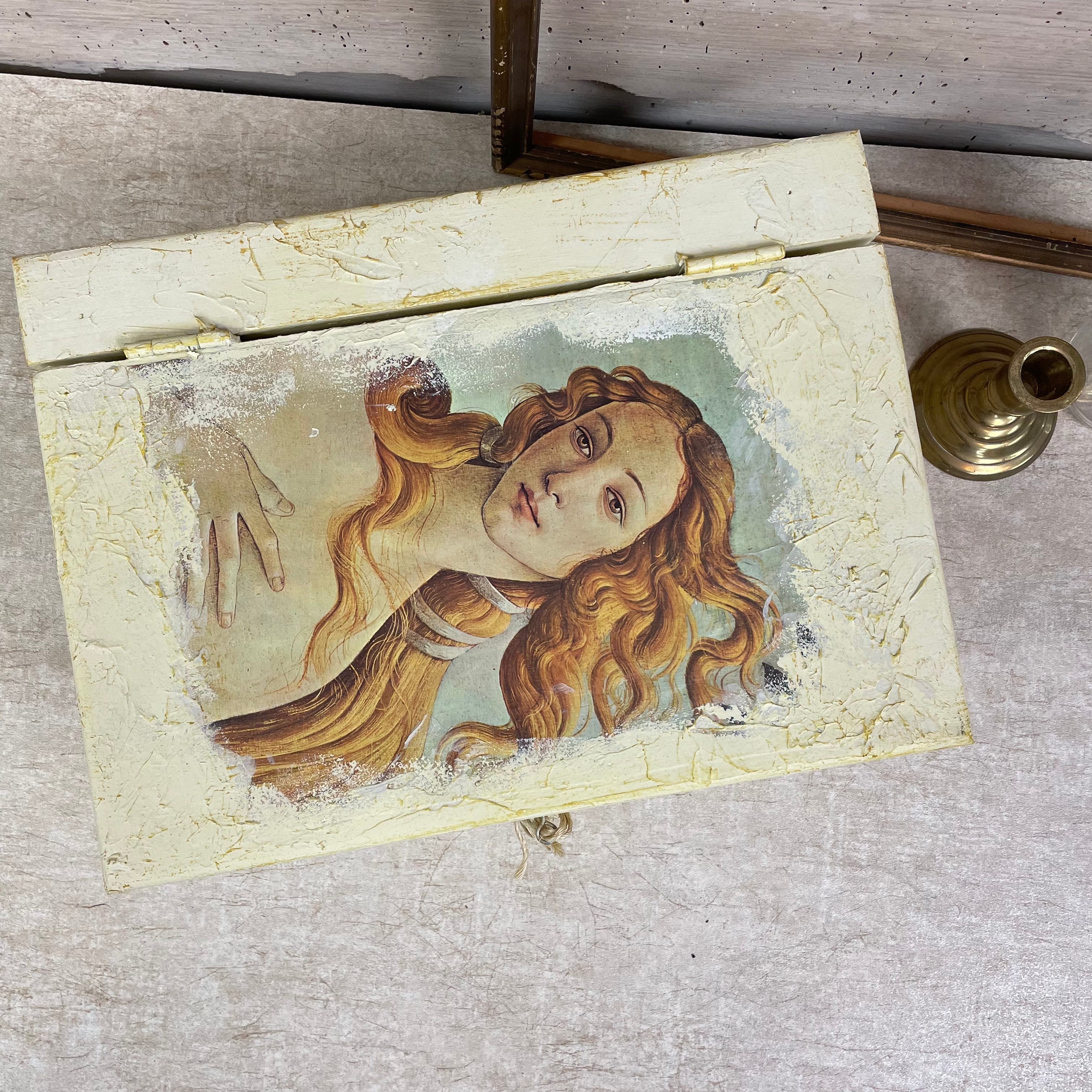 Petit coffre en bois (modèle livre blanc)