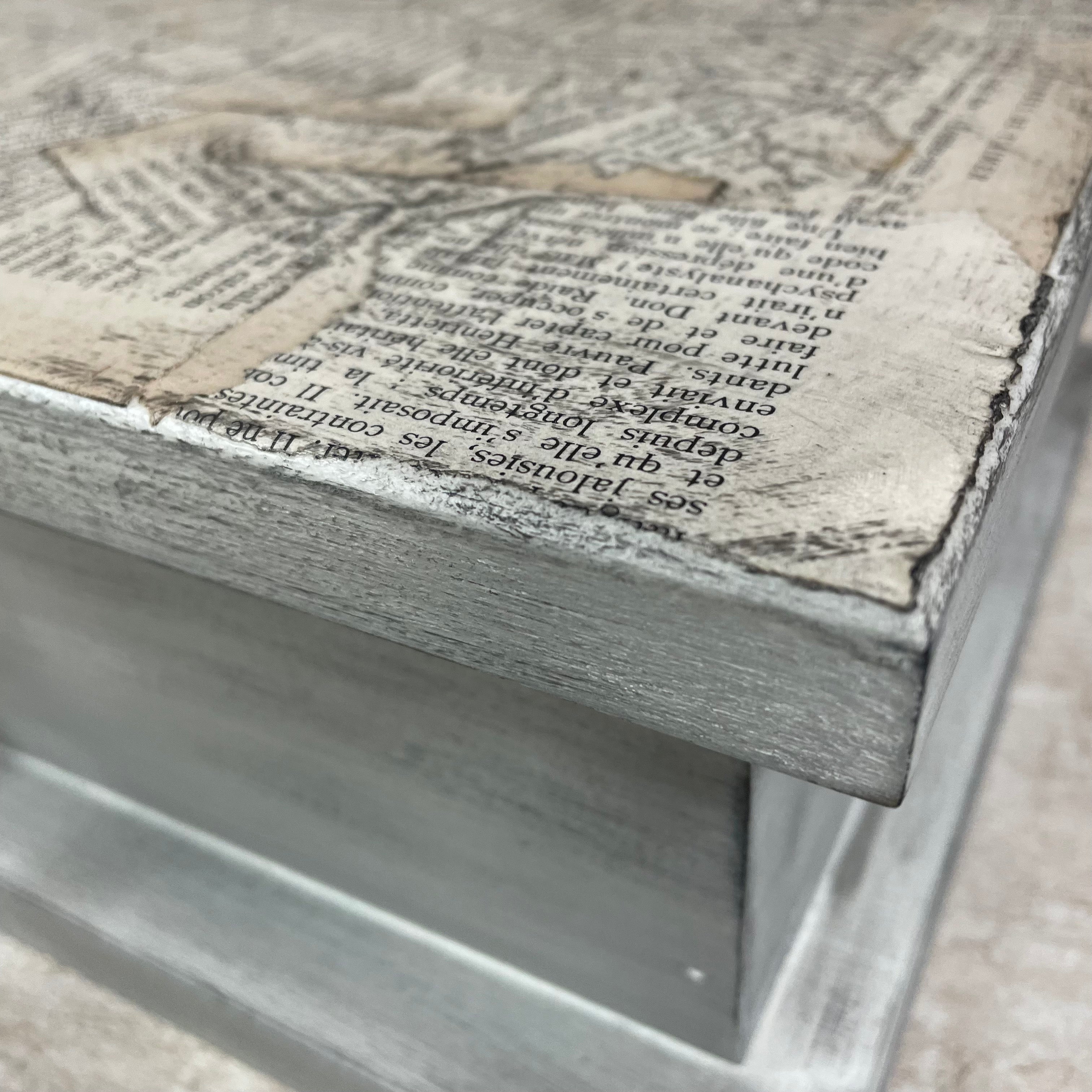Petit coffre en bois (modèle livre gris)