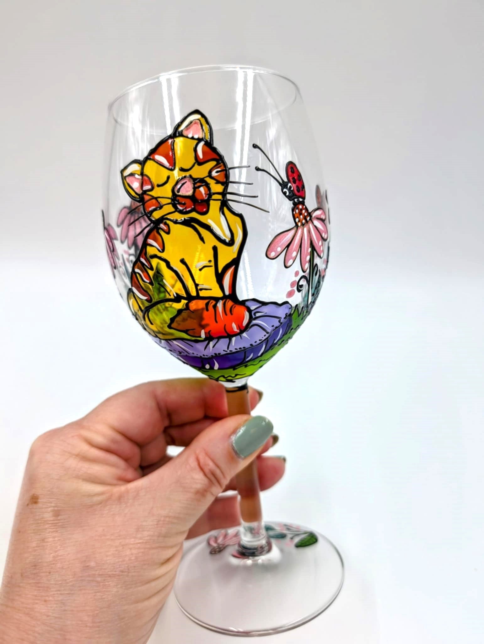 Coupe à vin chat mignon