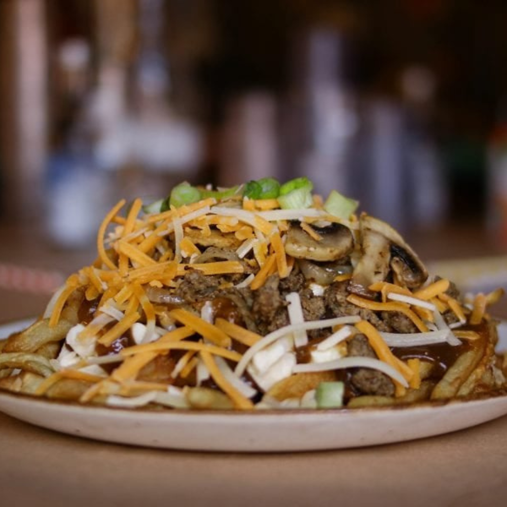 Repas avec une poutine pour 2 personnes - FRITE ALORS! - Longueuil
