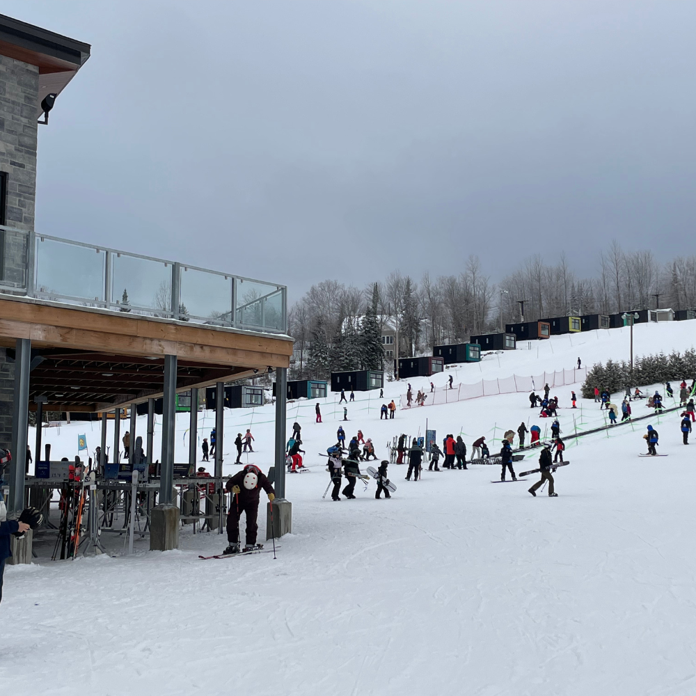 Nuitée en Coolbox à Val-Saint-Côme pour 1 à 4 personnes - Coolbox