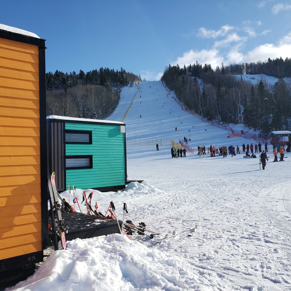 Deux nuits en Coolbox au Parc du Mont-Saint-Mathieu pour 1 à 4 personnes - Coolbox