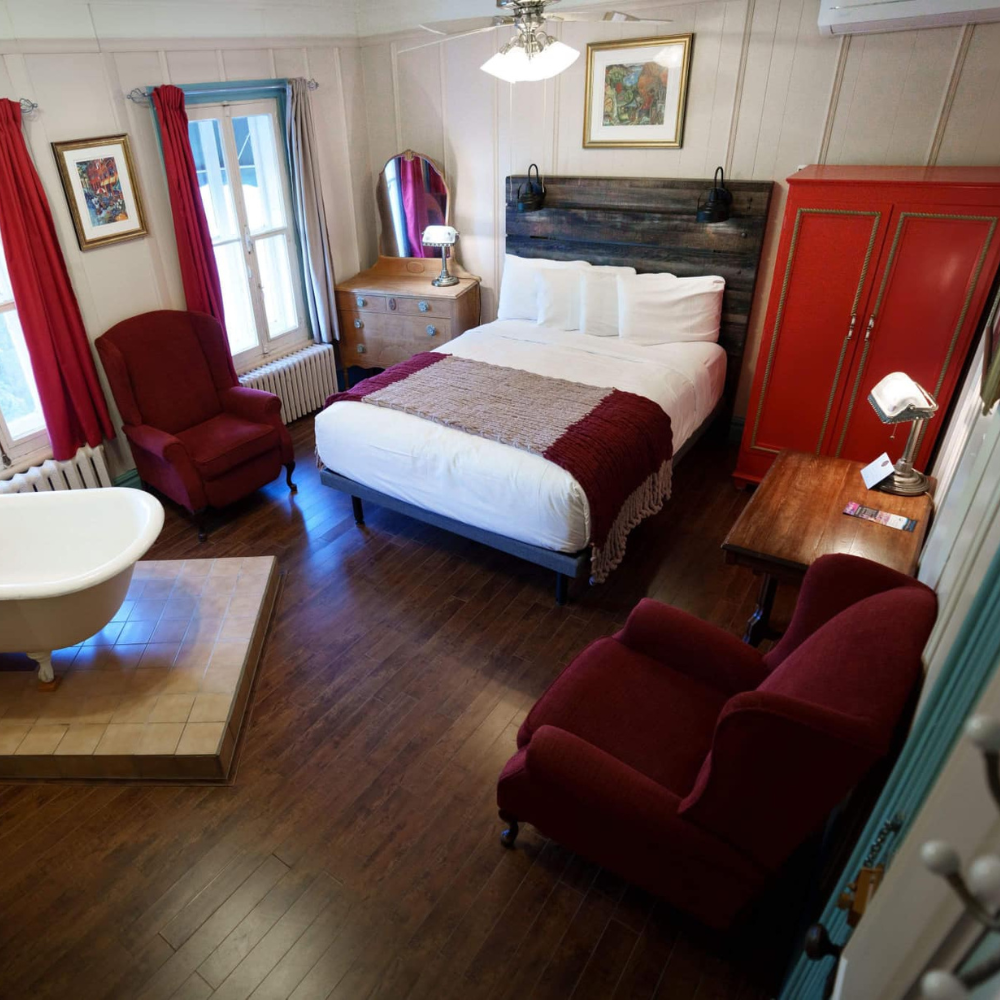 Nuitée de rêve en suite avec spa et massage pour 2 personnes - Auberge La Grande Maison