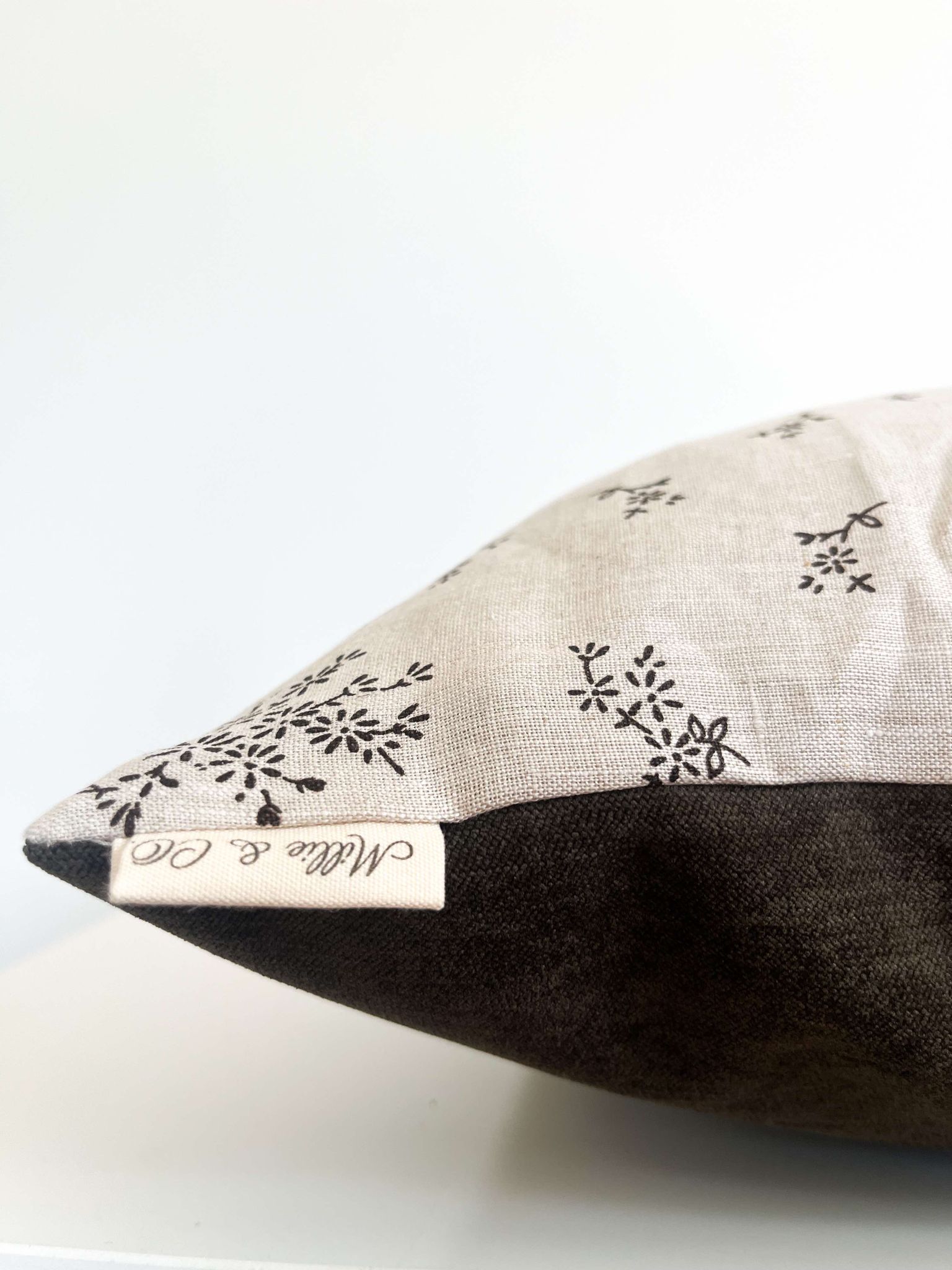 Housse de  coussin Hannah |  Lin blanc fleurs délicates