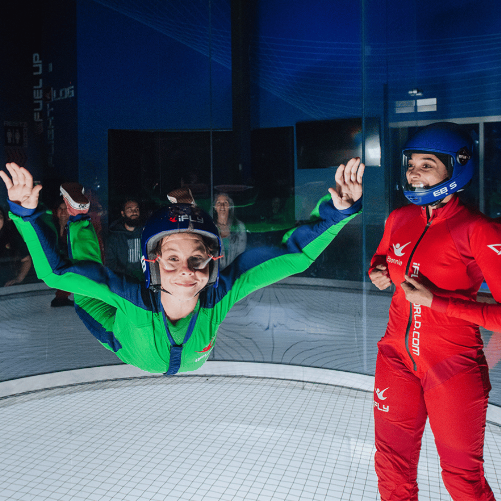 Expérience de chute libre intérieur en groupe, 10 vols à partager (de 2 à 5 personnes maximum) - iFLY Montréal