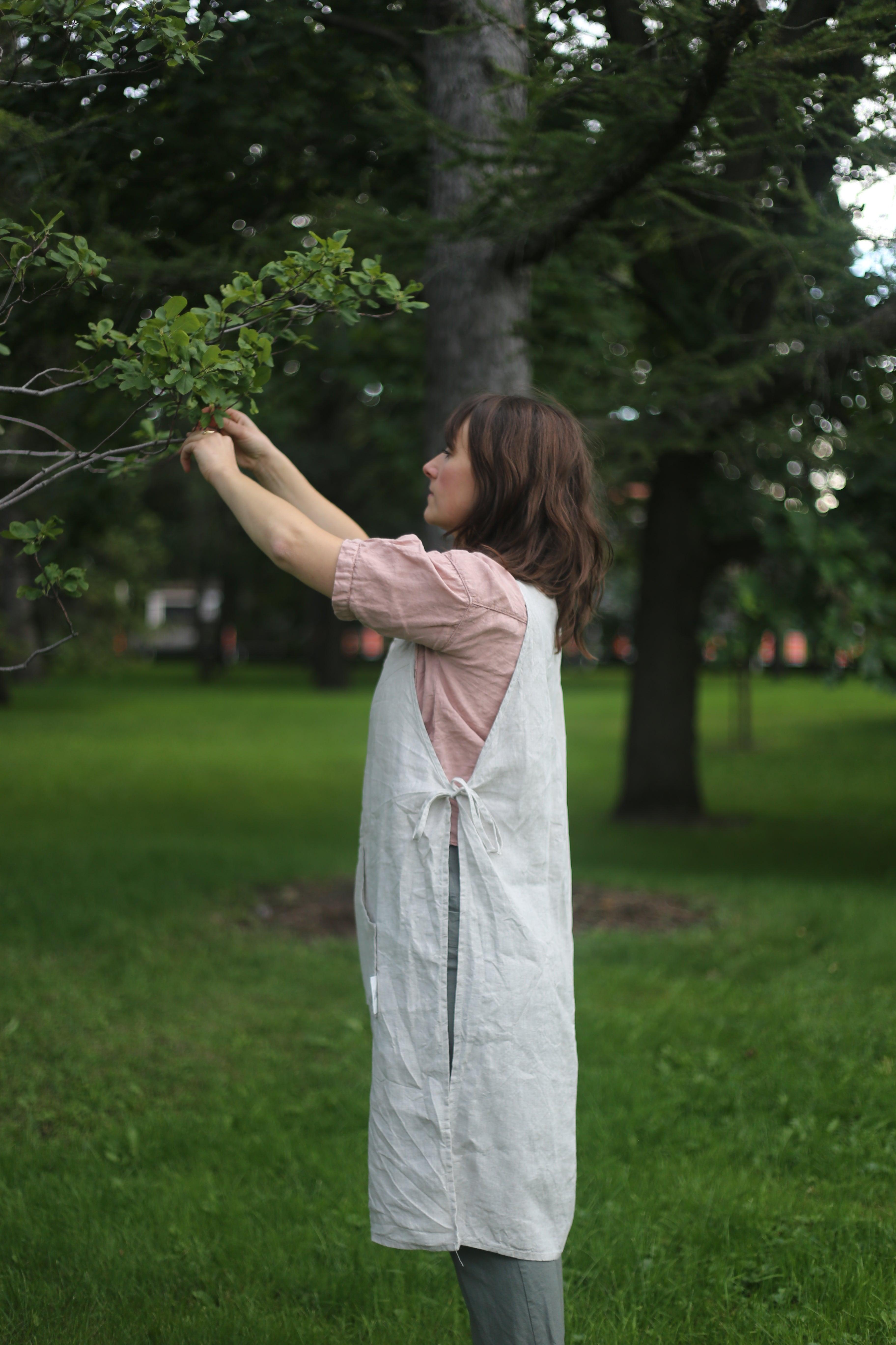 Linen Gardener Apron - Oatmeal