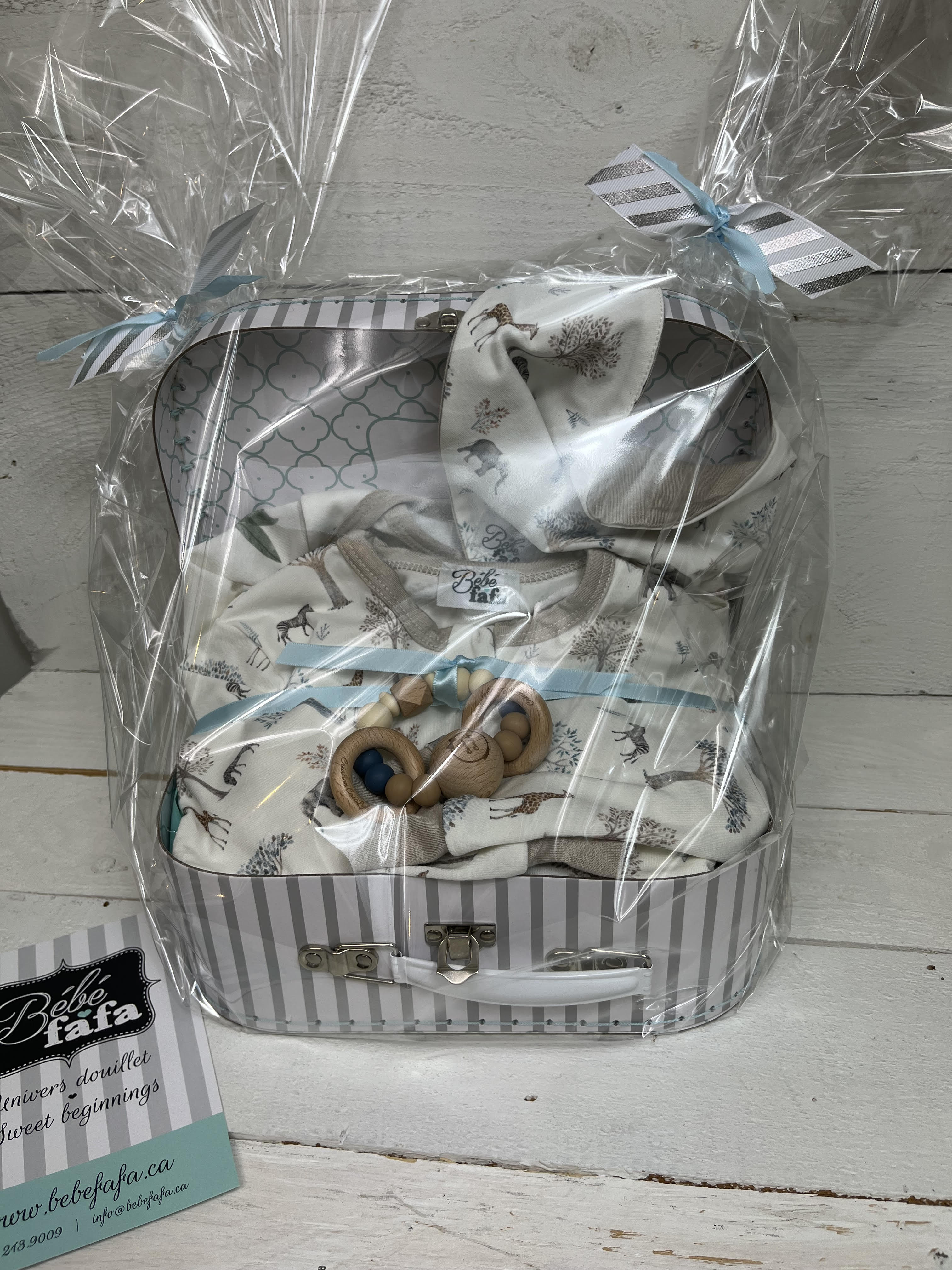 Panier-cadeau bébé personnalisé