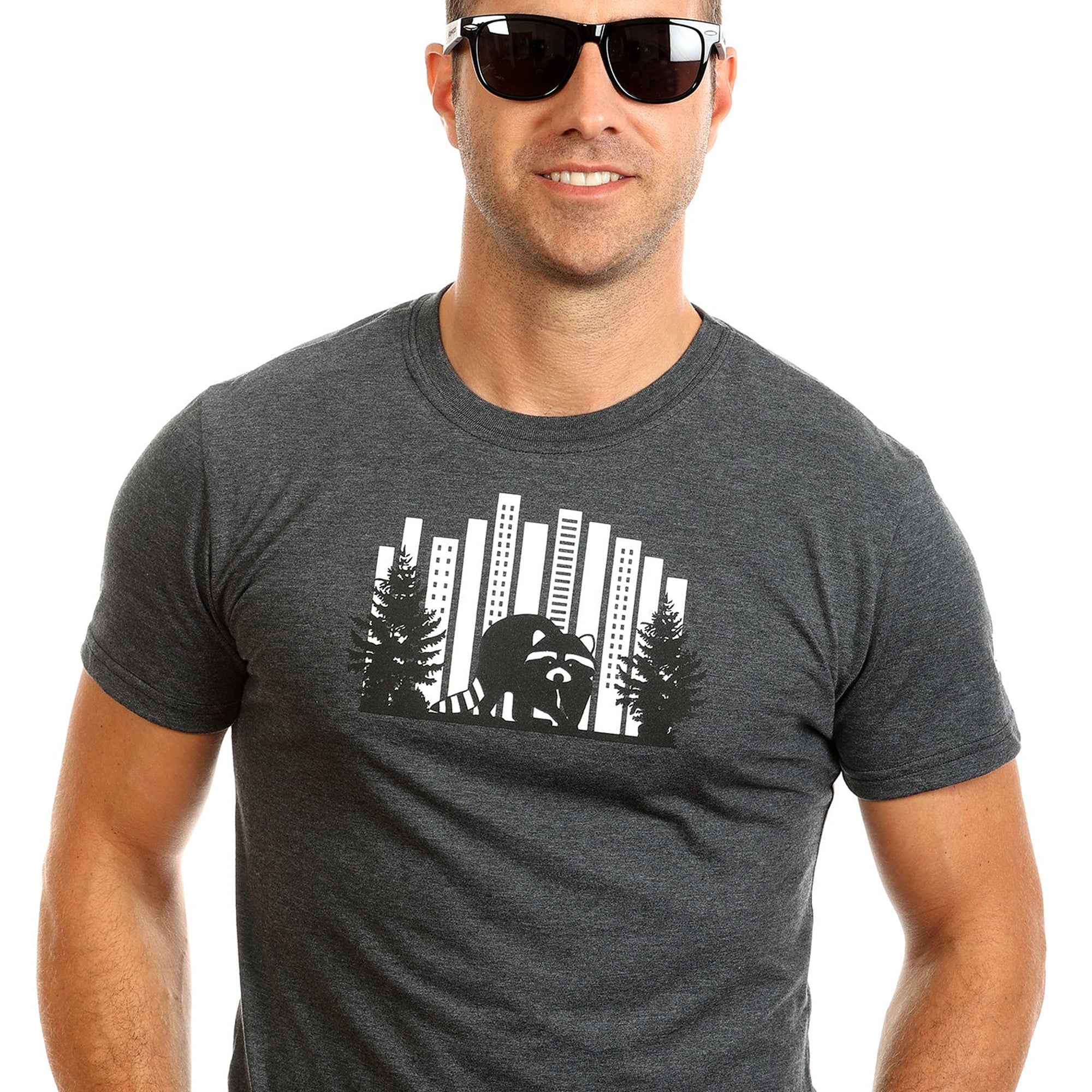 T-shirt Raton laveur gris porté, vue rapprochée