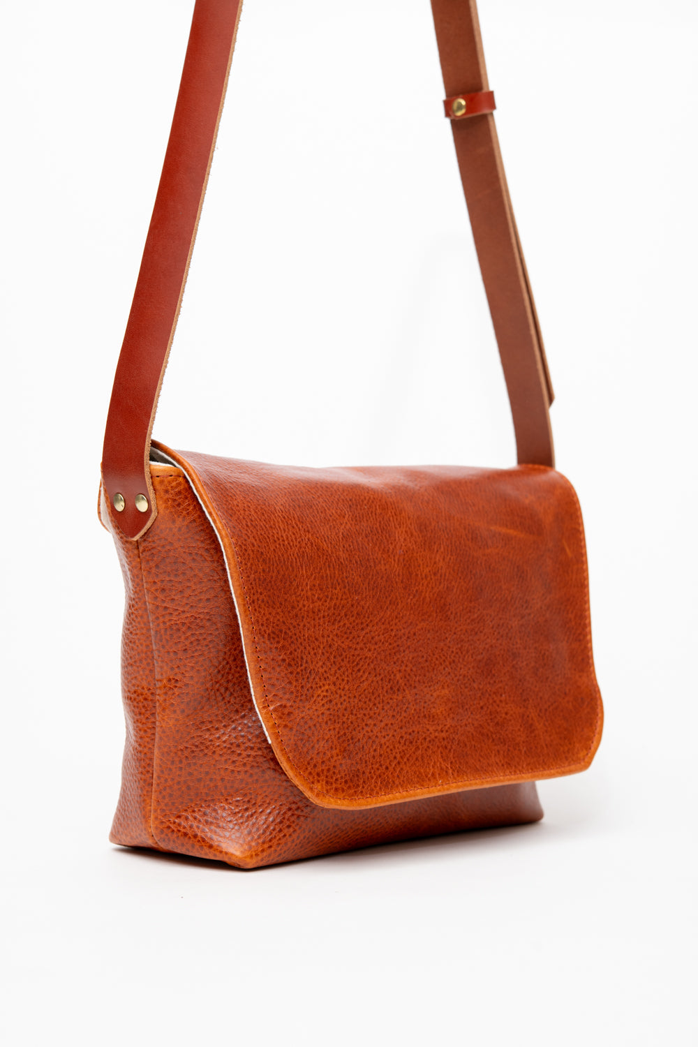 Sac besace en cuir, sac messager modèle BISCUIT