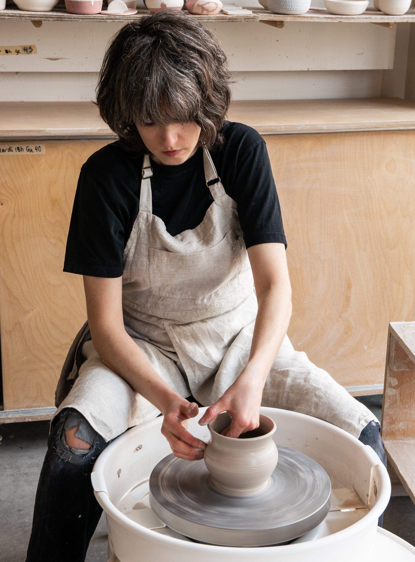 Tablier de poterie