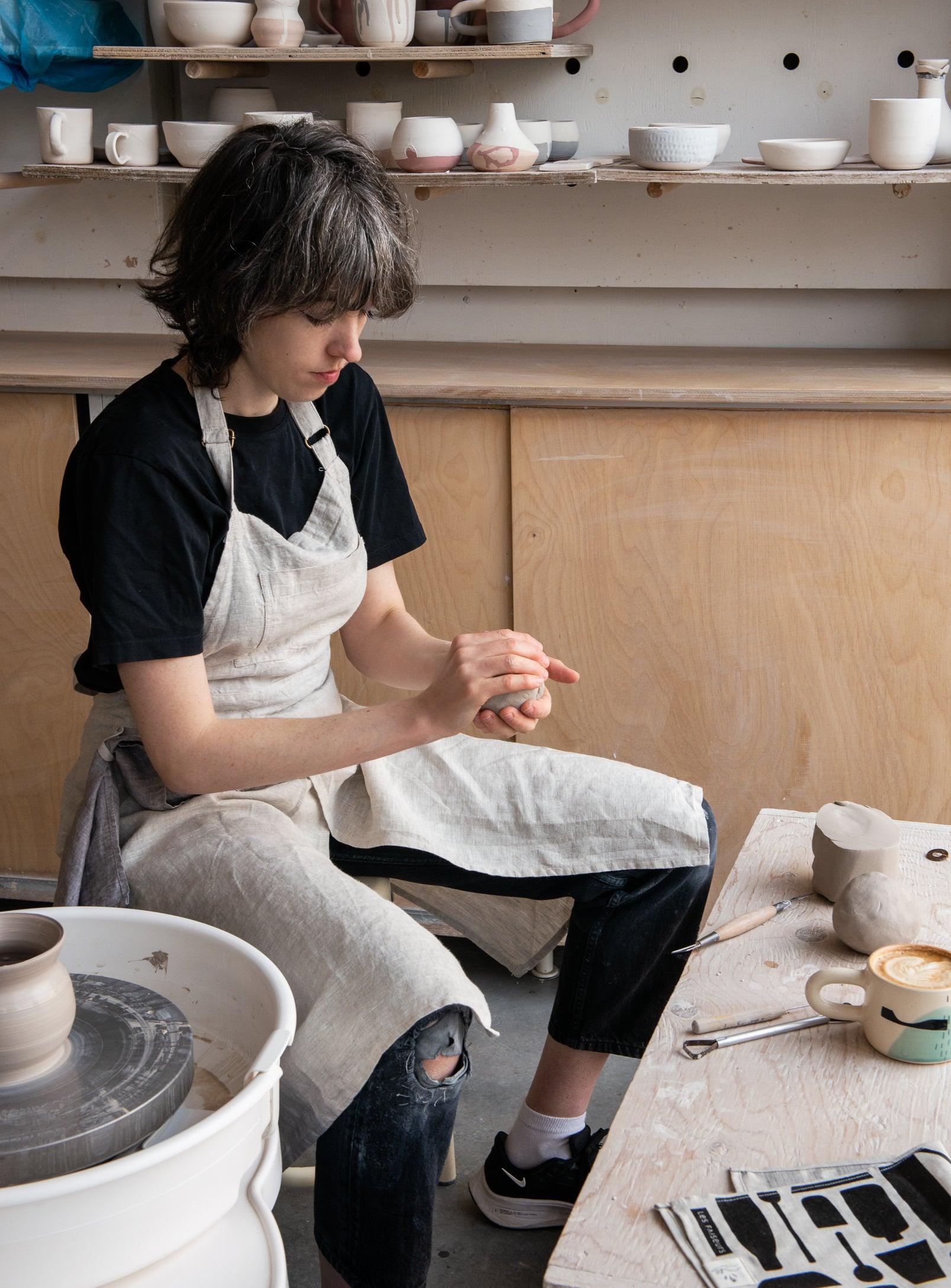 Tablier de poterie