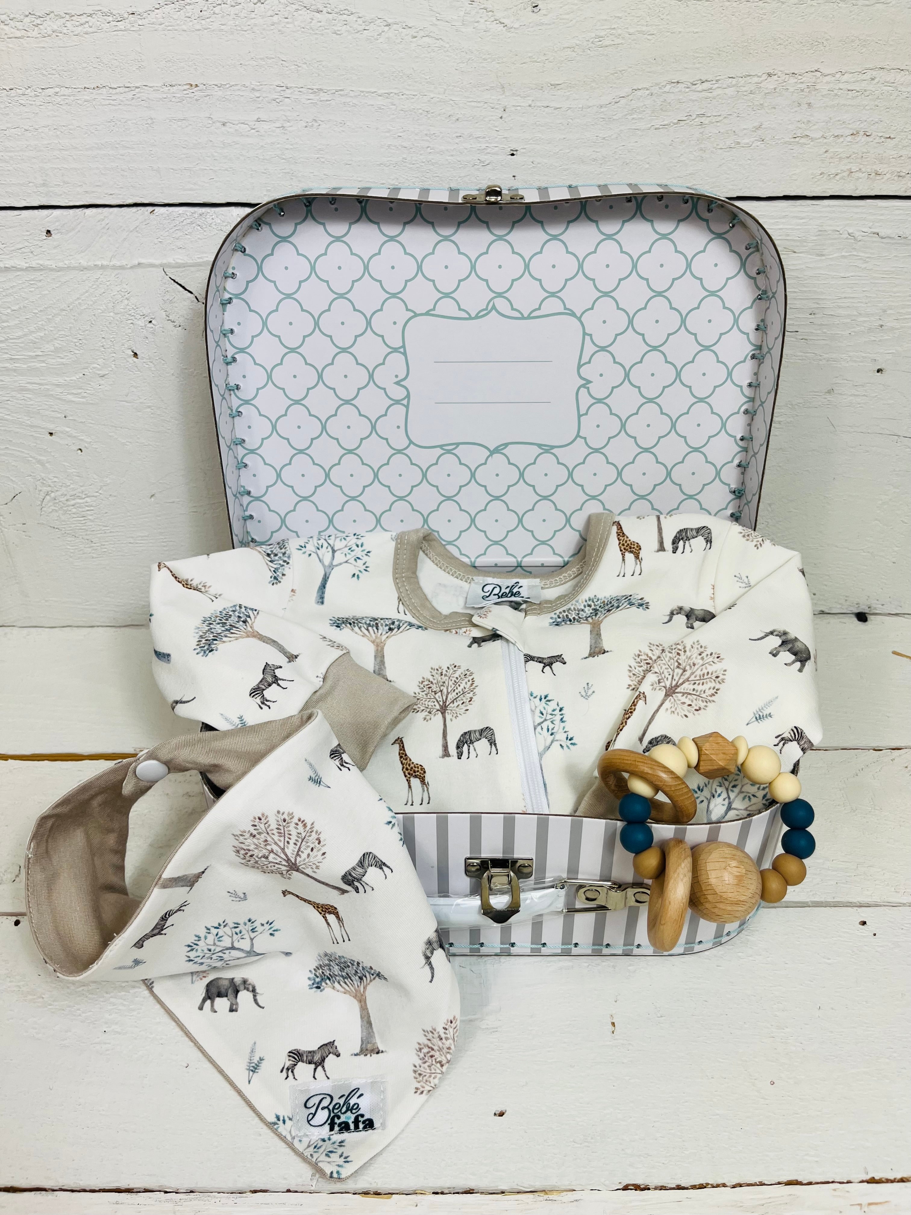 Panier-cadeau bébé personnalisé