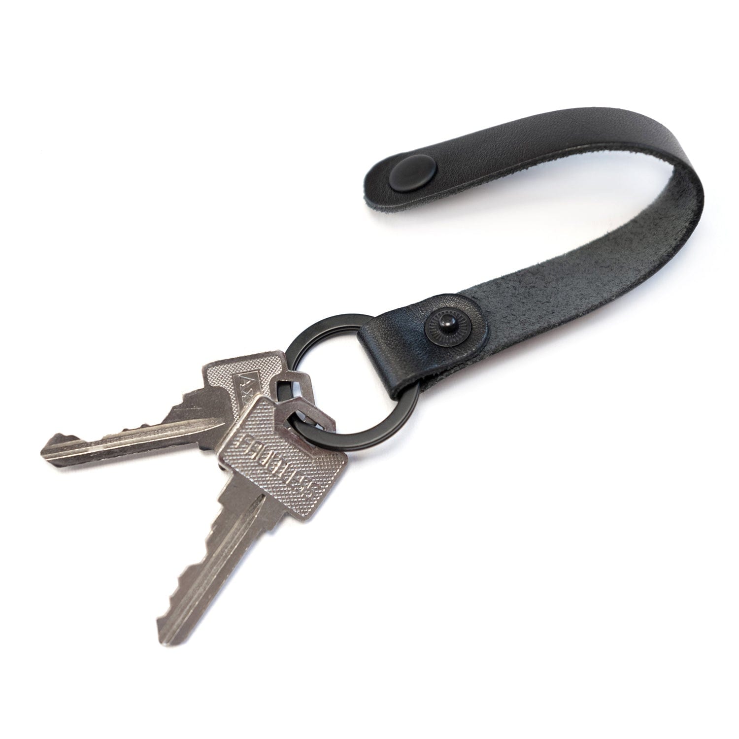Porte-clés en cuir noir et anneau noir mat