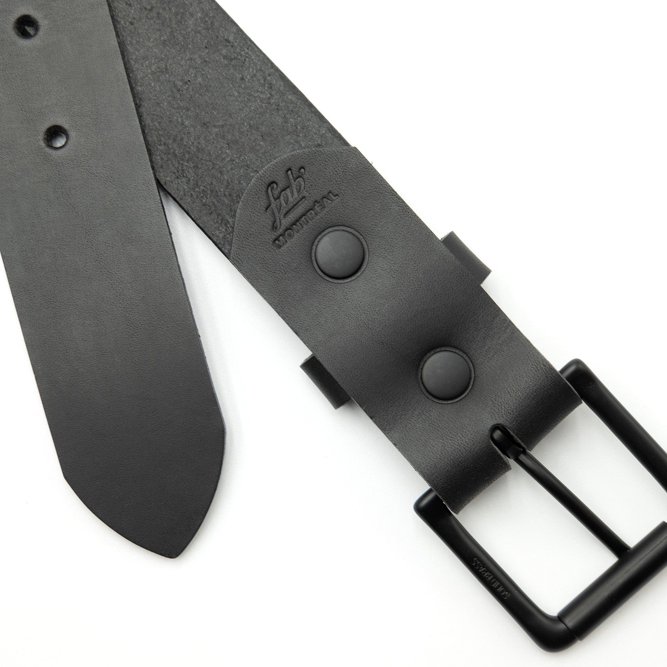Ceinture en cuir noir mat