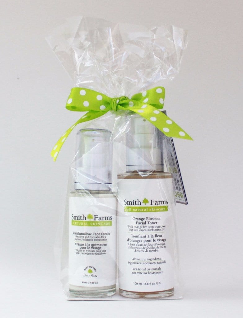 Ensemble cadeau pour les soins du visage par Smith Farms Skincare Inc. vendu par SignéLocal.com