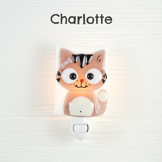 Charlotte la chatte - Veilleuse en verre par Veille sur toi vendu par SignéLocal.com